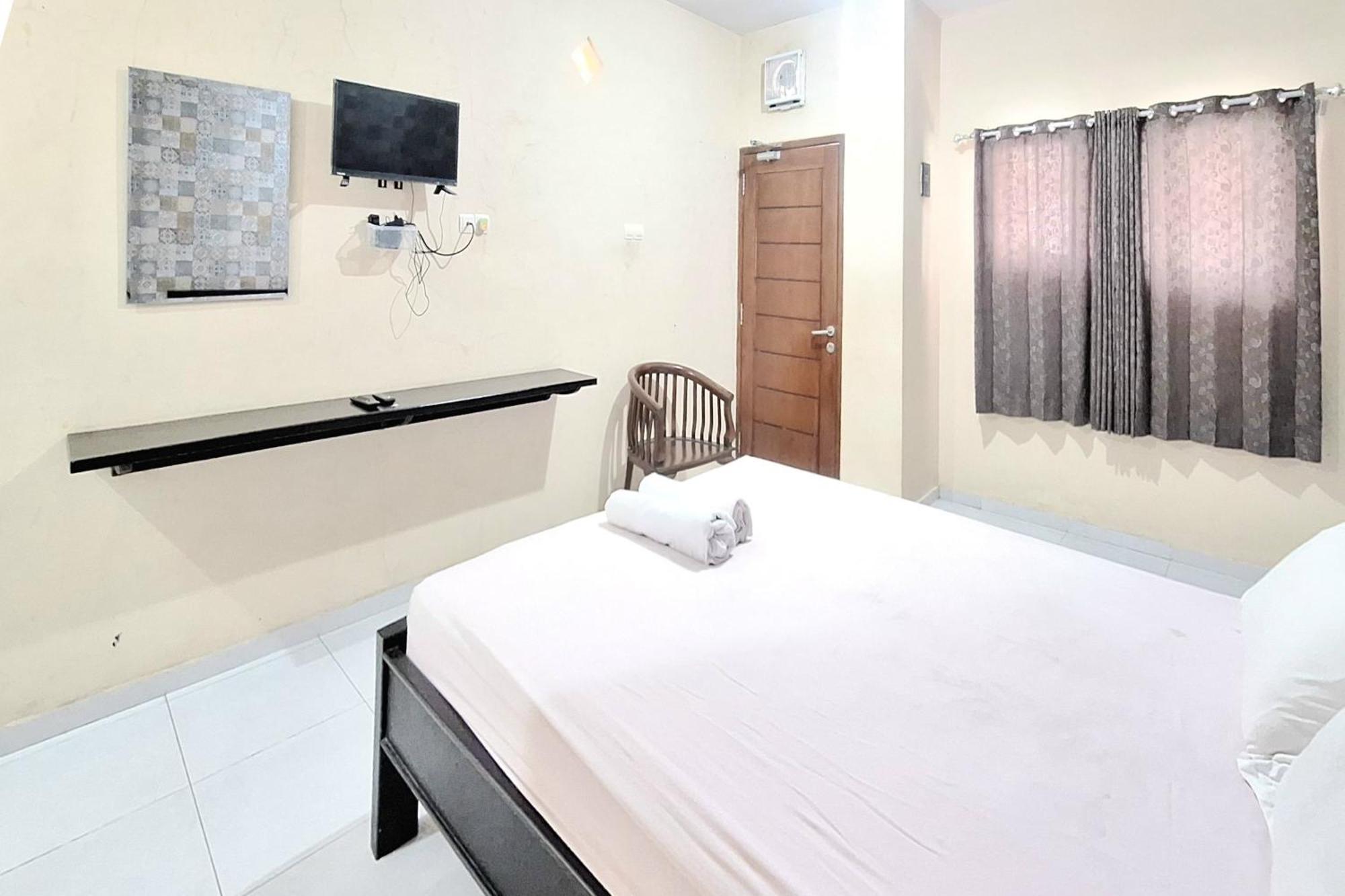 Villa Bukit Bunga Syariah Redpartner Pacet Mojokerto Kültér fotó
